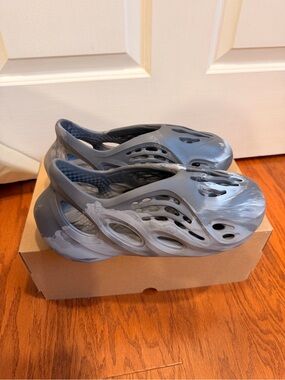 Adidas Yeezy Foam RNR MX Granite